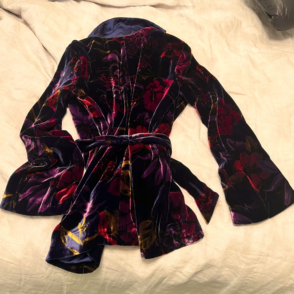 Trina Turk Velvet and Silk Smoking Jacket XS NWT - Picture 7 of 8